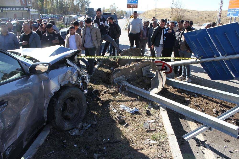 Biri Konya plakalı iki otomobil çarpıştı: 1 ölü, 1 yaralı 4